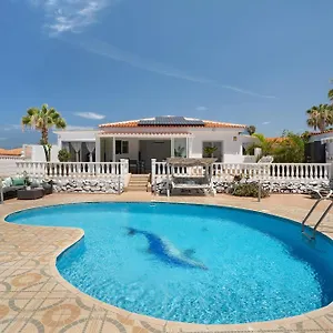 https://villa-milena.in-canary-islands.com